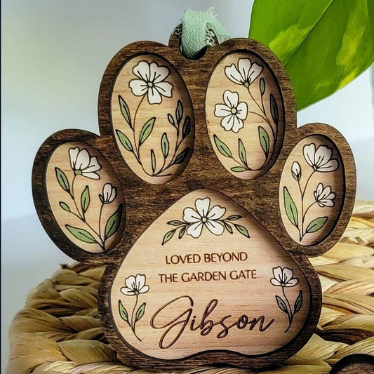 Christmas Pet Memorial Floral Ornament - Customized with your Pets Name